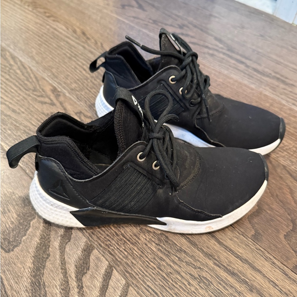 Reebok Turnzone Women’s Black Athletic Shoes
